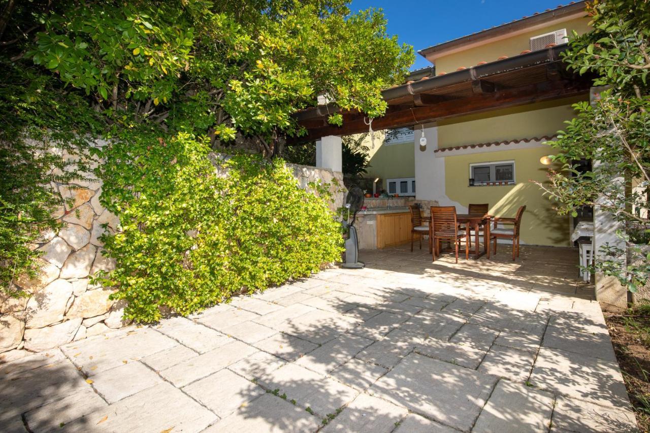 Apartment Portapisana Just 50M From The Beach Krk Town Exterior photo