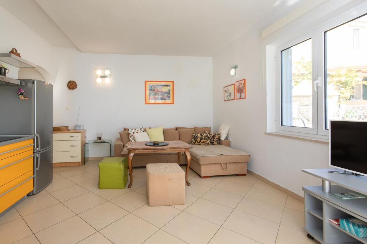 Apartment Portapisana Just 50M From The Beach Krk Town Exterior photo